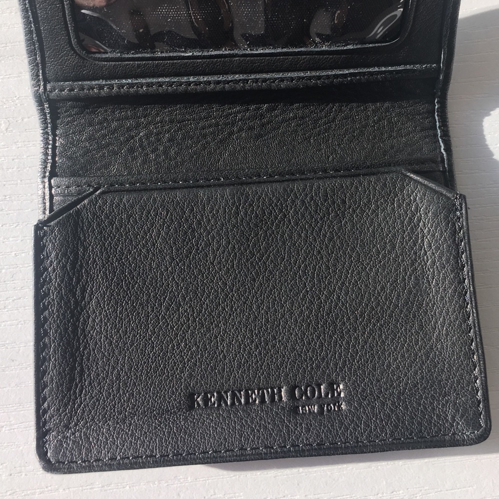 💫Sleek black Kenneth Cole wallet💫